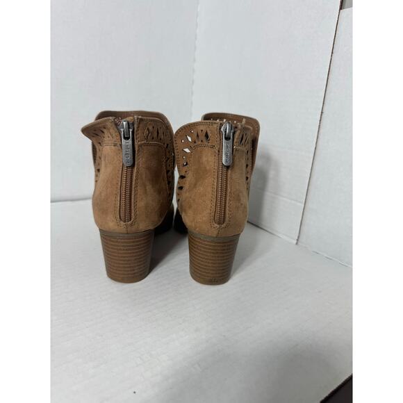 Indigo Rd. Women's Ankle Booties tan / brown with heel size 6.5 - Picture 13 of 14